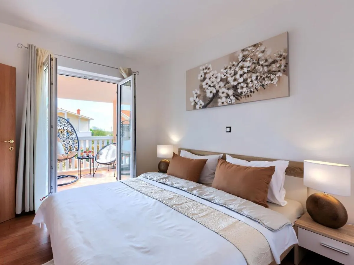 Holiday Home Villa Vesna By Interhome Pula
